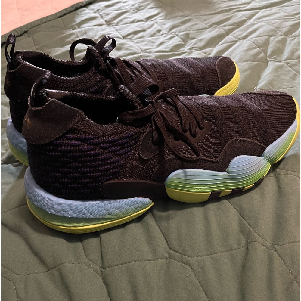 Addidas Trae Young 2.0